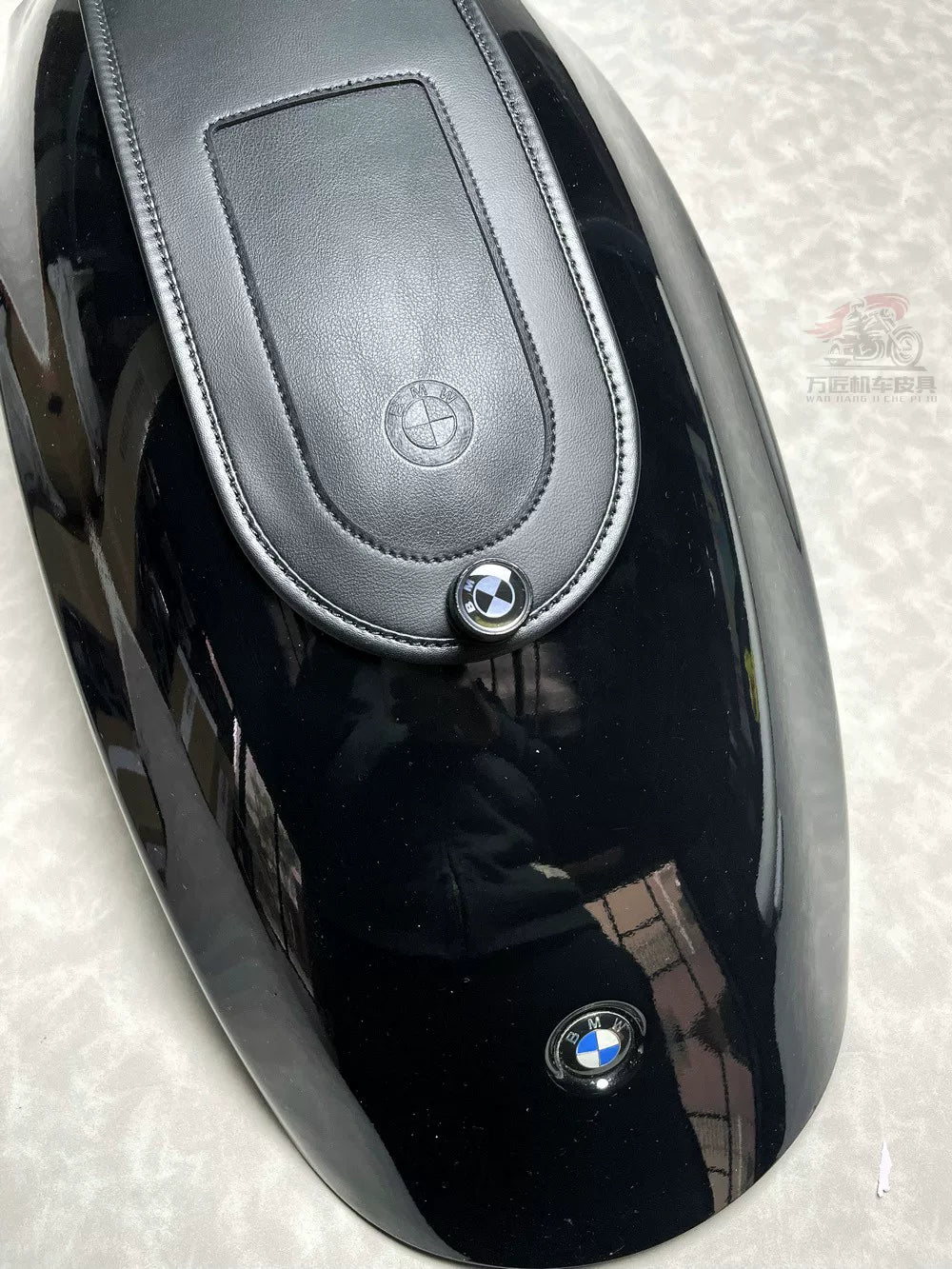 适用BMW宝马R18摩托车后座皮垫前后挡泥板皮泥瓦复古改装快拆螺丝