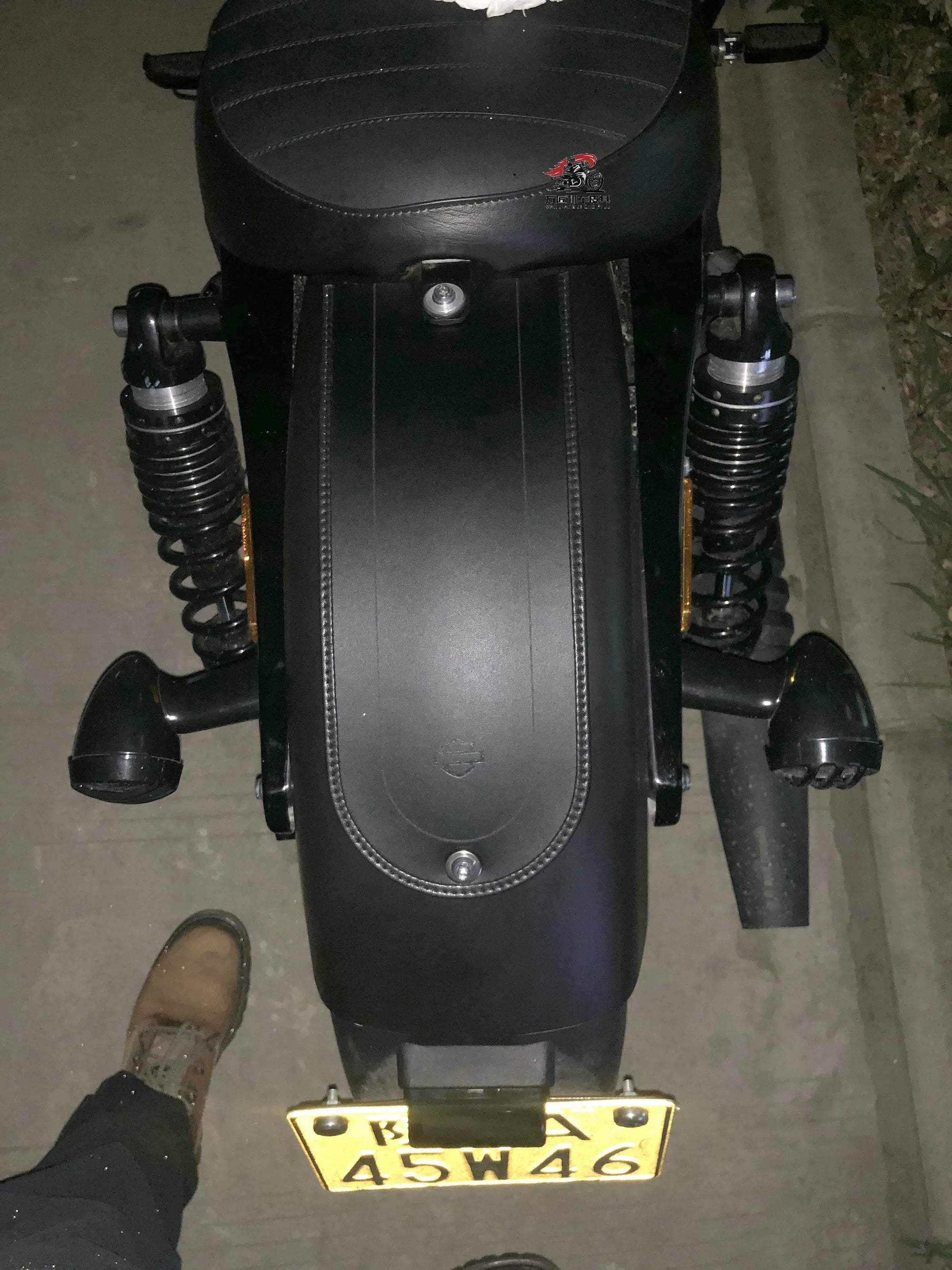 建设香帅重机XS650N座垫改装后坐垫防水装饰挡泥板皮保护垫哈雷88