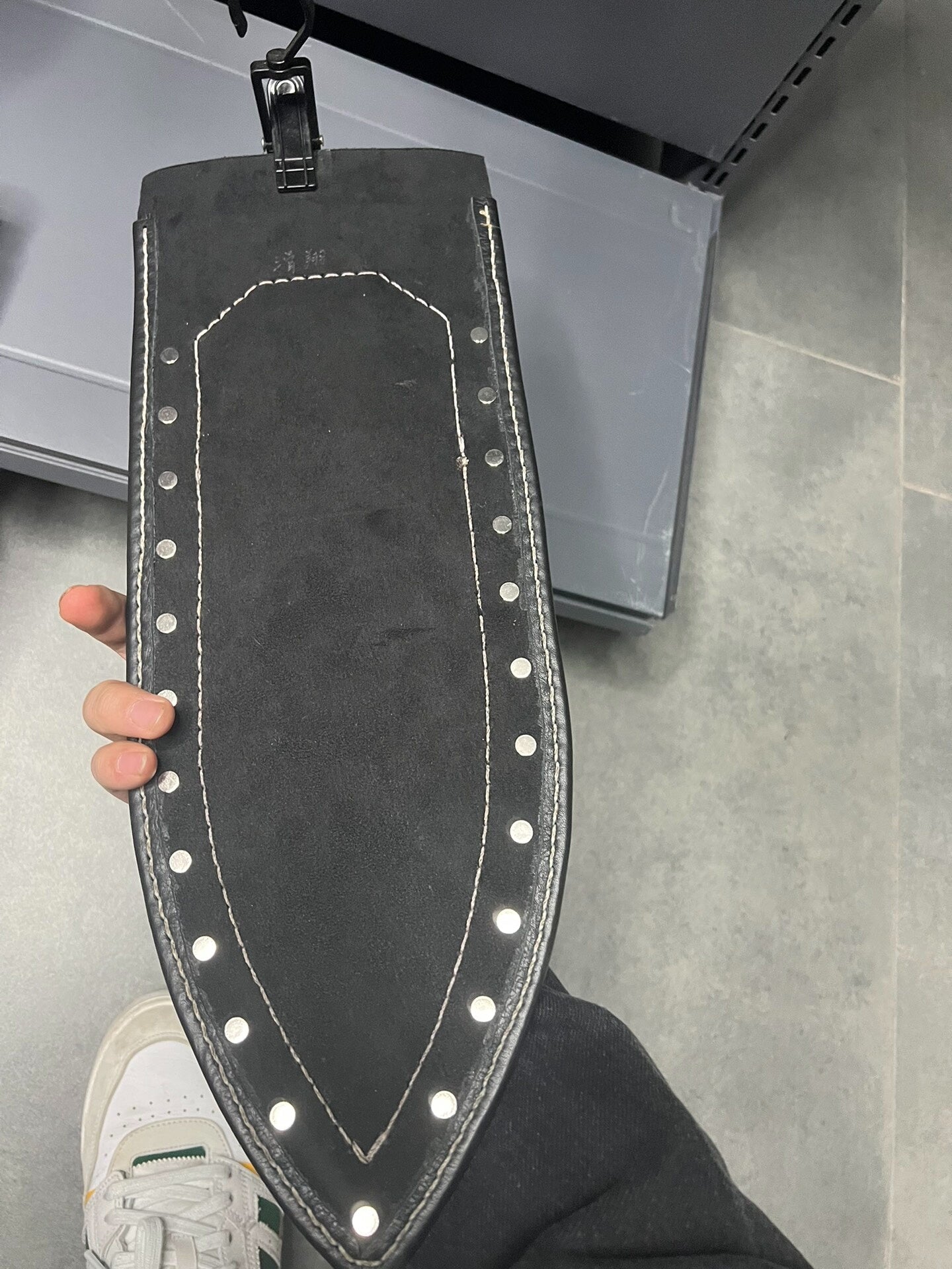 哈雷继承者肥仔真皮复古后泥瓦装饰手工皮具后挡泥板装饰。台湾老